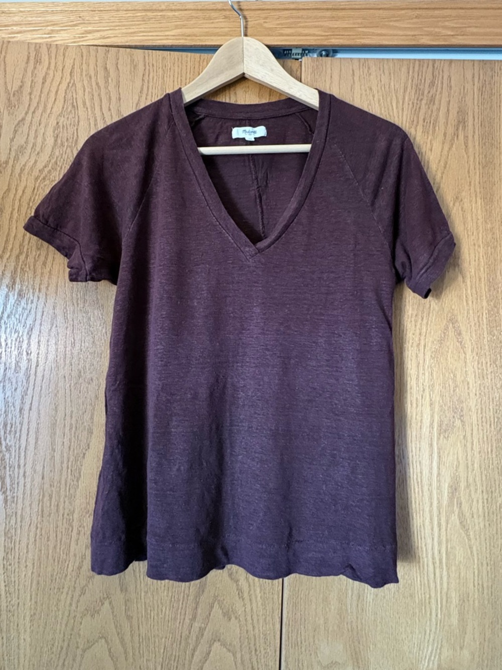 Madewell V-Neck Linen Blend Tee in Burgundy